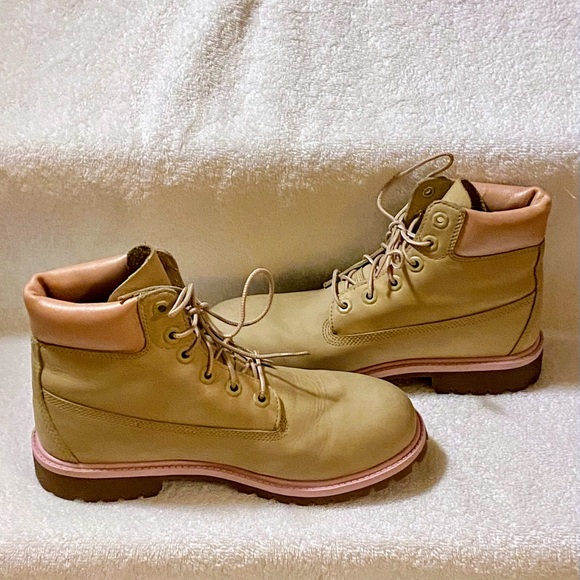 LIKE NEW! TIMBERLAND Waterproof Heritage Boots in Pink & Beige - Picture 5 of 12